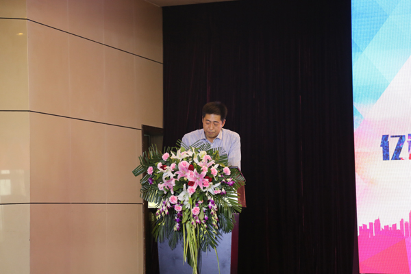 億誠公司|常務副總鮑總做工作報告 億誠公司|常務副總鮑總做工作報告