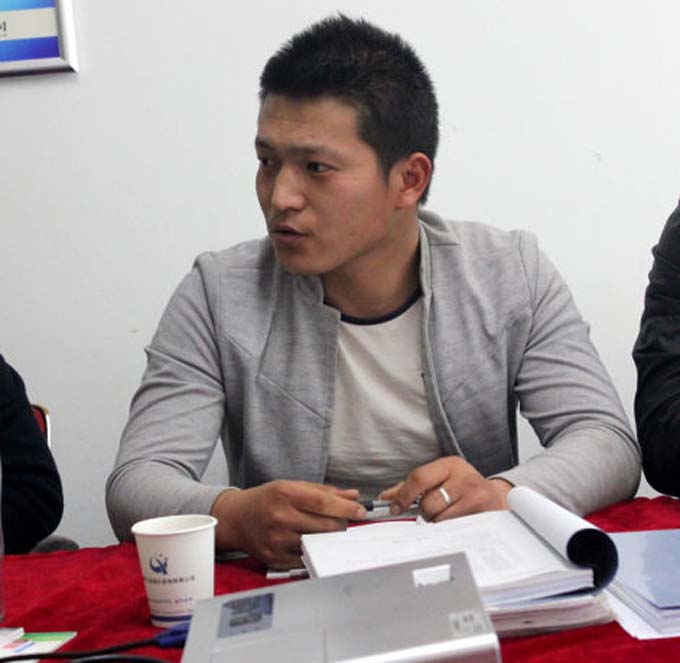 億誠(chéng)公司總監(jiān)會(huì)議代表發(fā)言.jpg 億誠(chéng)公司總監(jiān)會(huì)議代表發(fā)言.jpg