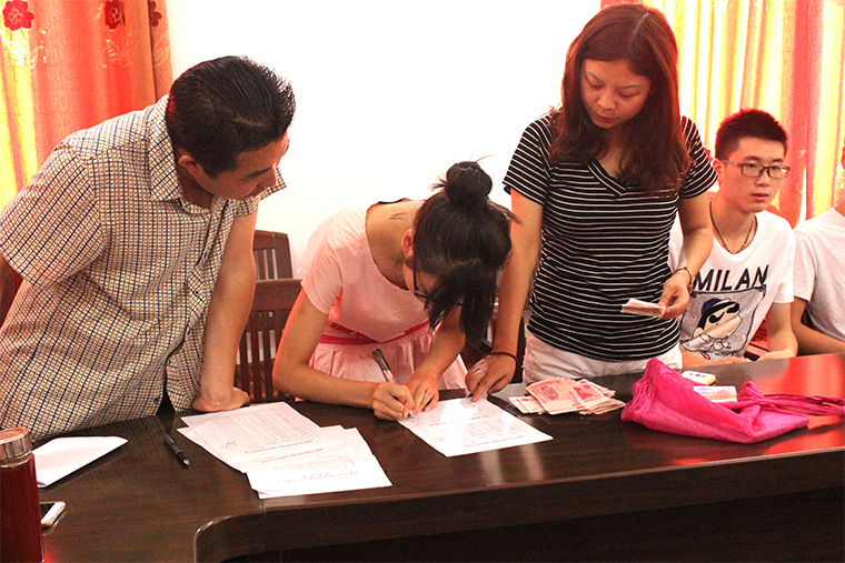 嵐皋中學幫困助學發放儀式 嵐皋中學幫困助學發放儀式