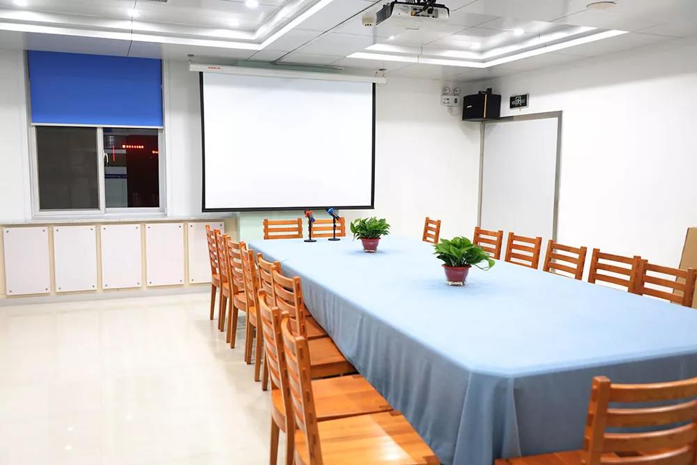 億誠(chéng)公司辦公室 億誠(chéng)公司辦公室