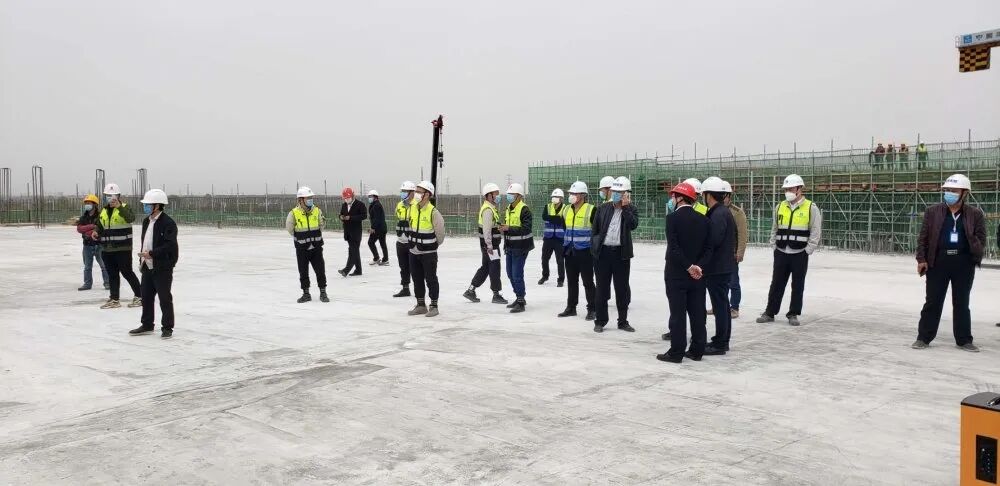 監理人員在現場作業 監理人員在現場作業