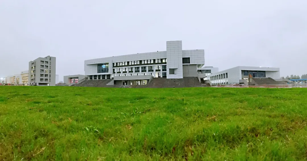 西安市高新區第九初級中學 西安市高新區第九初級中學