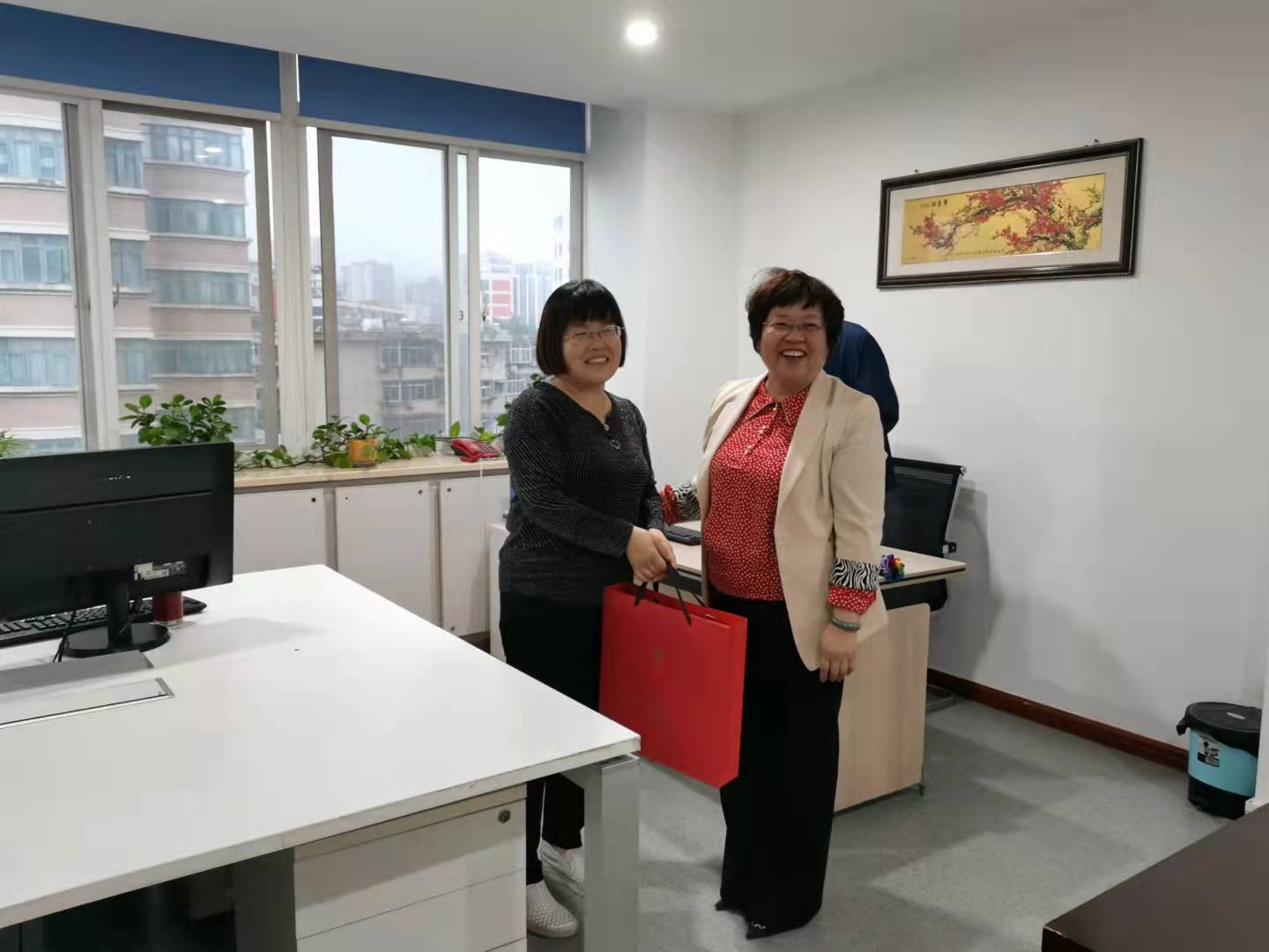 花好月圓，情暖中秋|億誠公司祝大家中秋節快樂！