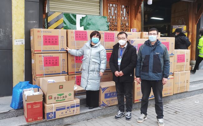 眾志成城獻愛心 抗擊疫情正此時 眾志成城獻愛心 抗擊疫情正此時